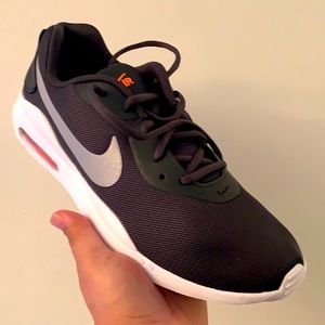 Nike Air Max Oketo sz 9